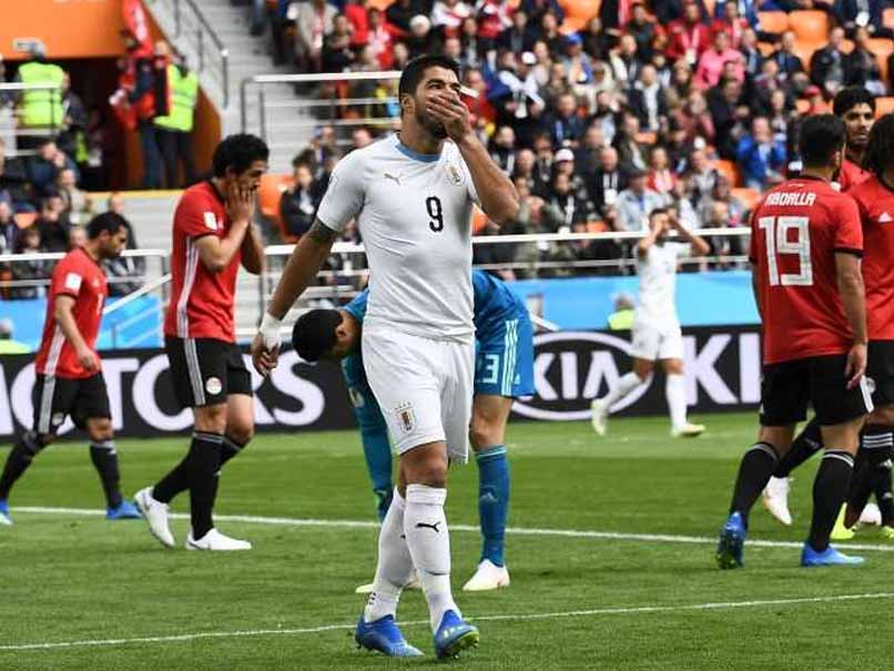 Hỏng ăn khó tin, Suarez bị chỉ trích thậm tệ