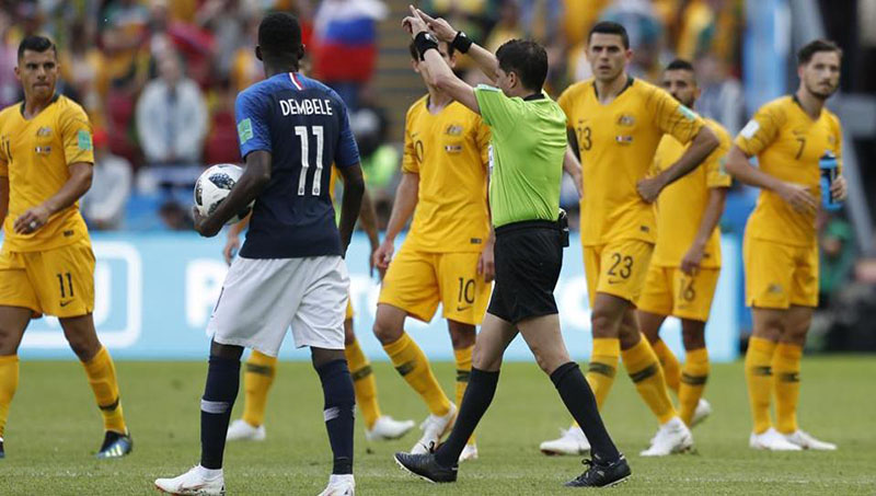 Cựu trọng tài FIFA: 'VAR làm World Cup trở nên thiếu hấp dẫn hơn'