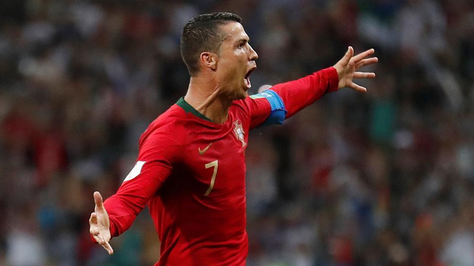Ảnh bài viết Ghi bàn từ chấm 11m, Ronaldo tỏ thái độ bí hiểm