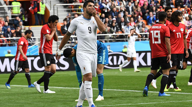 Khi  Suarez quên mất cách ghi bàn