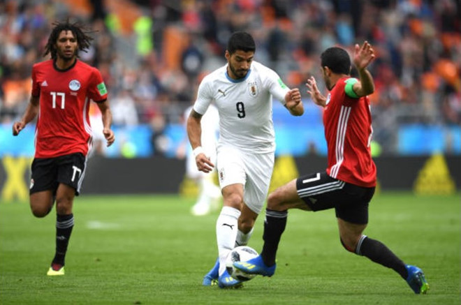 ‘Pele, Messi, Maradona cũng từng chơi tệ như Suarez thôi’