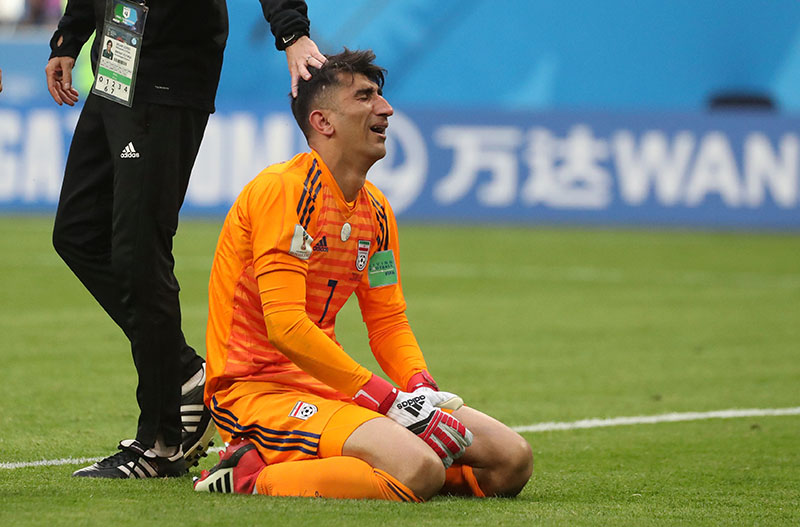 Ảnh bài viết Thủ môn Iran khóc nức nở vì đội nhà thắng Morocco đúng phút cuối