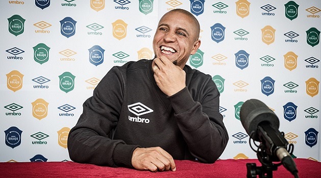 Ảnh bài viết Không phải Messi hay Ronaldo, huyền thoại R.Carlos gây sốc với cái tên xuất sắc nhất World Cup