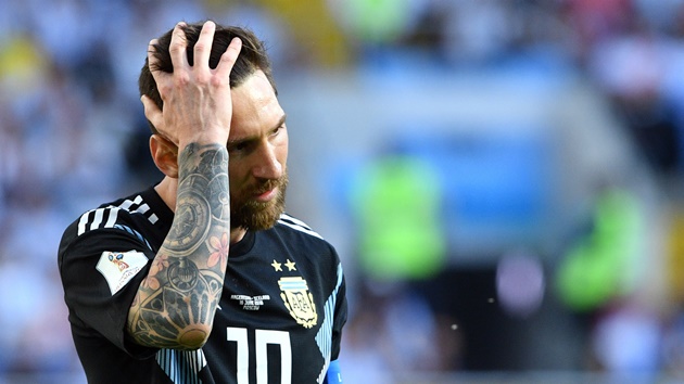 Lối chơi của Sampaoli khiến Messi quá tải như thế nào?