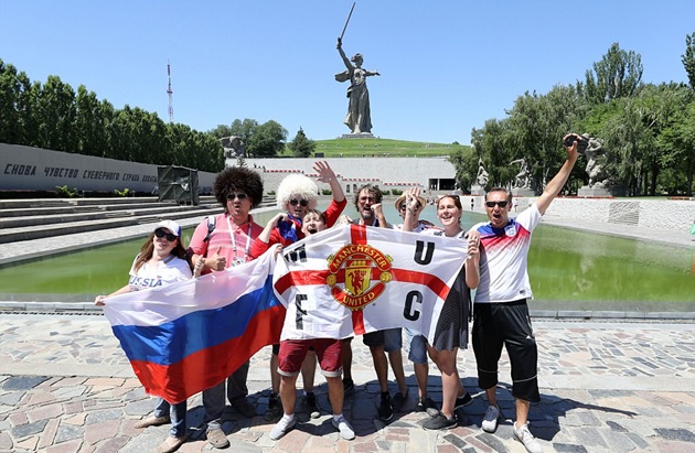 CĐV Anh "đánh chiếm" thành phố Volgograd, sẵn sàng đại chiến với Tunisia