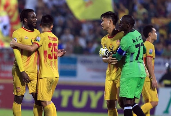 Ảnh bài viết HLV Nguyễn Văn Sỹ tin Nam Định sẽ vượt qua “cửa tử”