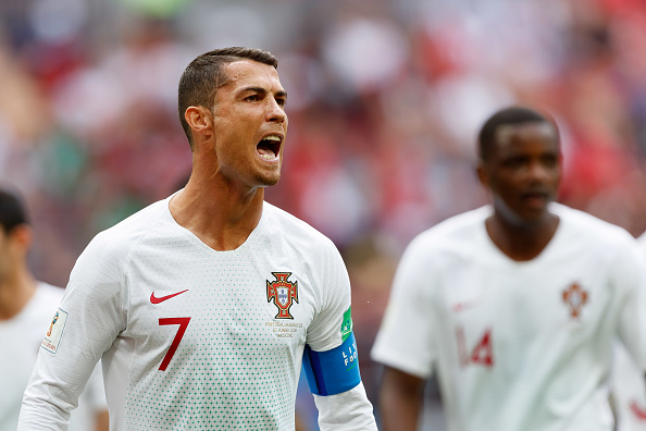 Ảnh bài viết Ronaldo tiếp tục làm 'Vua' nhưng Bồ Đào Nha thắng trong sợ hãi