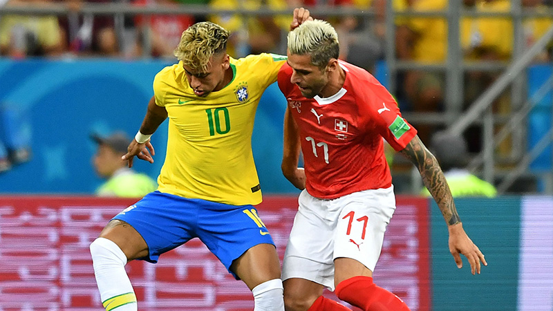 Đụng đến Neymar, sao Thụy Sĩ bị fan Brazil dọa "chơi khô máu"