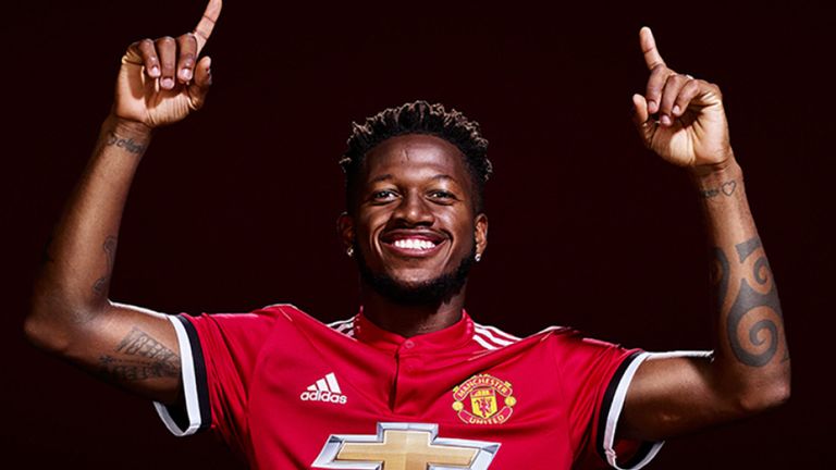 Fred & Top 10 bản HĐ đắt giá nhất lịch sử Manchester United