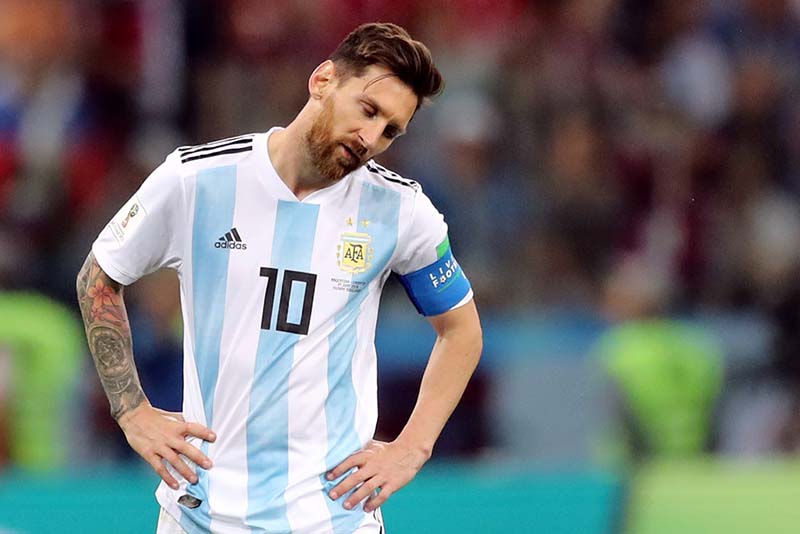 Nhìn Ronaldo tỏa sáng, Messi có muốn chơi bóng cho Bồ Đào Nha?