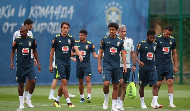 Ảnh bài viết Brazil chuẩn bị cho trận chiến Serbia với nỗi lo mất 2 trụ cột