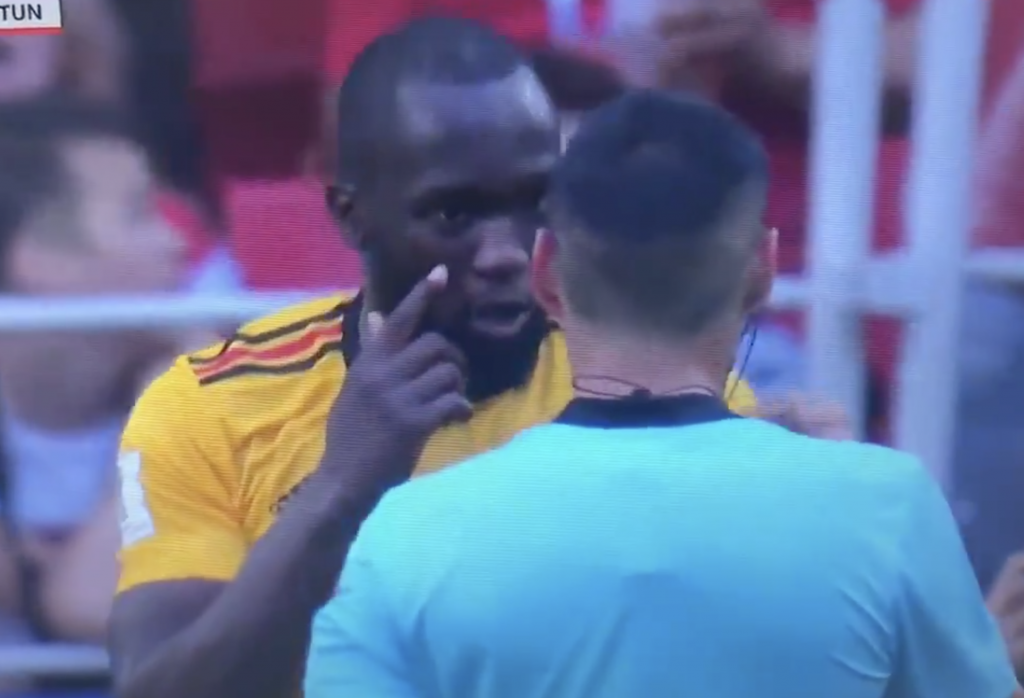 Lukaku được khen ngợi vì hành động "chơi đẹp" với Tunisia
