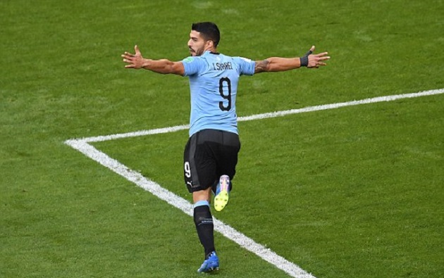 Ảnh bài viết Vùi dập tuyển Nga, Uruguay ung dung vào vòng trong với ngôi nhất bảng