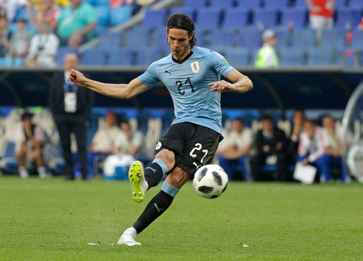 Chấm điểm Uruguay: Ghi bàn nhưng Cavani vẫn tệ nhất đội