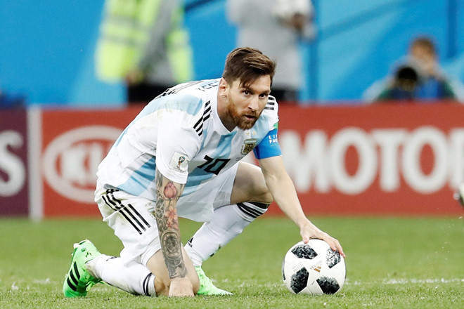 Ảnh bài viết Cộng đồng mạng tha thiết mong đợi Messi có thể 'dậy mà đi'