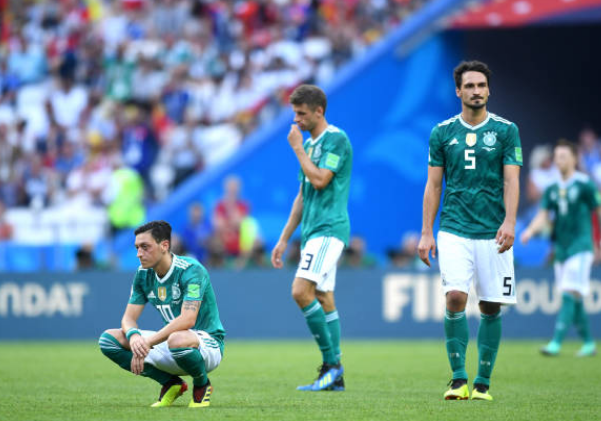 Thủng lưới liên tiếp phút bù giờ, Đức chính thức chia tay World Cup