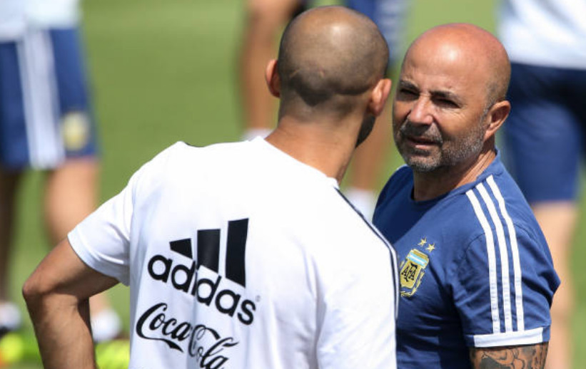 Ảnh bài viết Mặc Messi, Sampaoli giành lại quyền chỉ đạo trên sân tập của Argentina