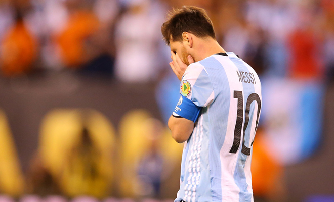 Ảnh bài viết Đừng bắt Messi phải làm Maradona