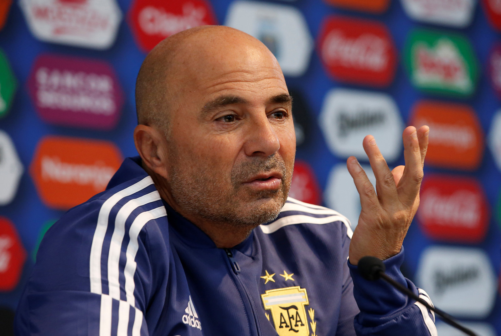 HLV Sampaoli buông lời “dọa nạt” ĐT Pháp