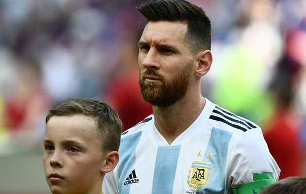 Huyền thoại World Cup chỉ trích Messi và Sampaoli