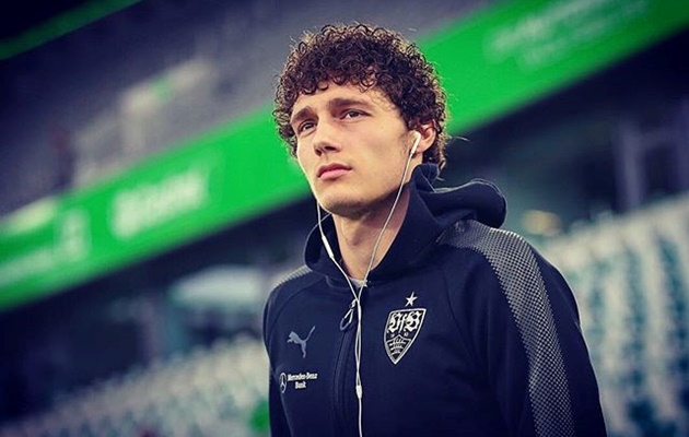 Ảnh bài viết Fan M.U giục Mourinho chiêu mộ cầu thủ lập siêu phẩm xé lưới Argentina