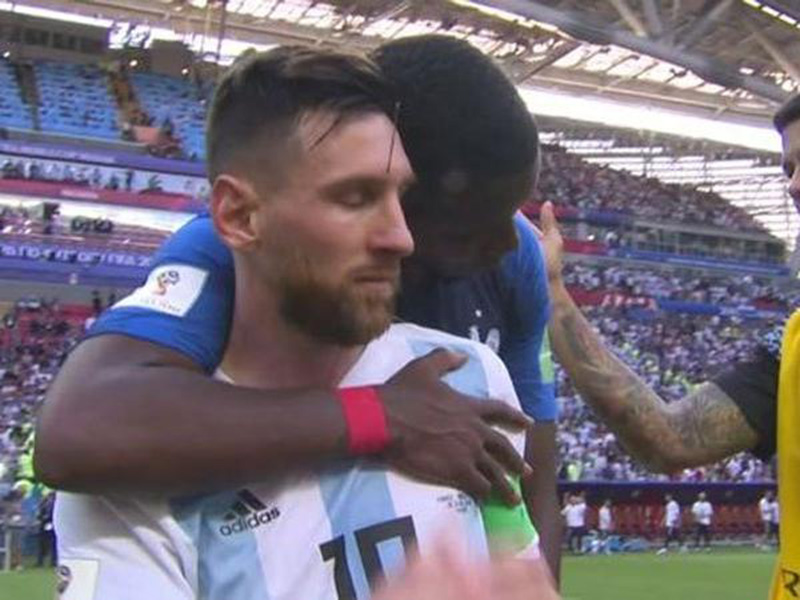 Ảnh bài viết Pogba dành cái ôm vỗ về Messi khi Argentina bị loại khỏi World Cup