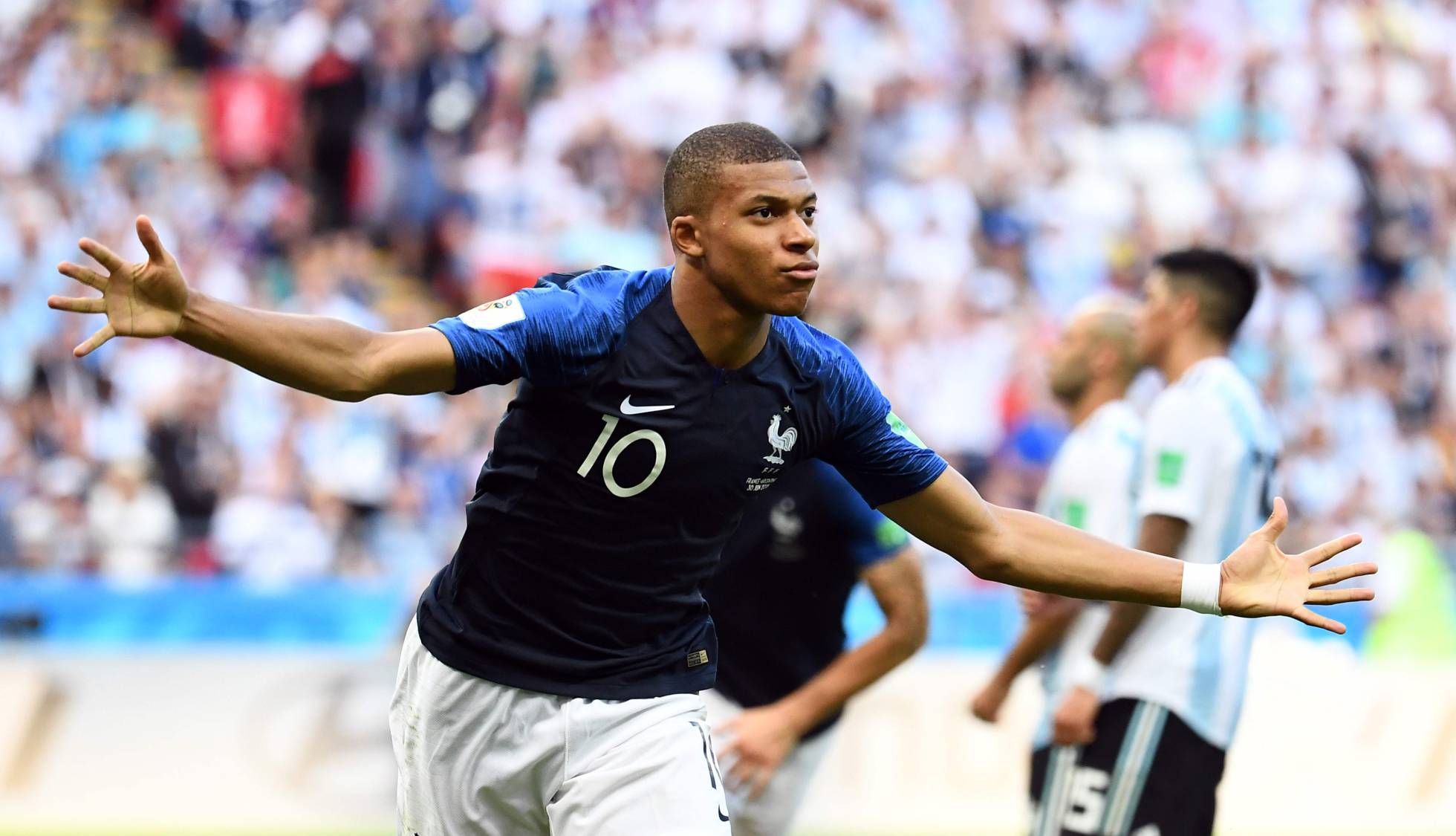 Ảnh bài viết Thi đấu như Ronaldo ‘béo’, Mbappe khiến Messi mất hút