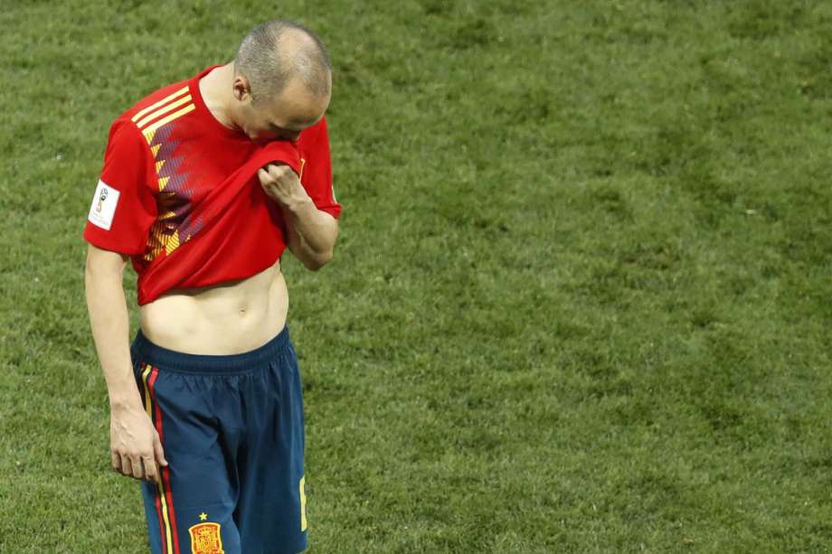 Andres Iniesta và thuyết âm mưu ở Luzhniki
