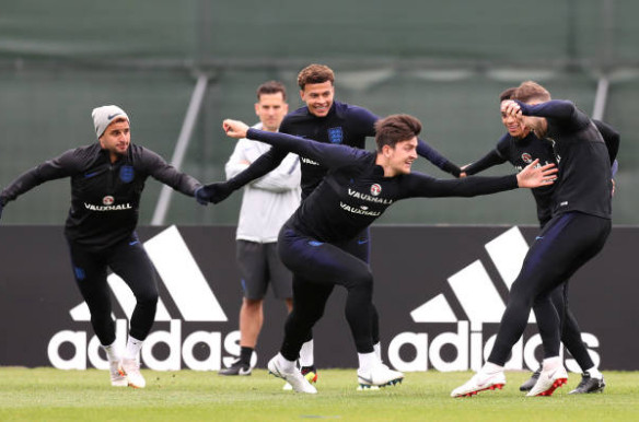 Ảnh bài viết Đổi gió, tuyển Anh bỏ bóng chơi cút bắt 