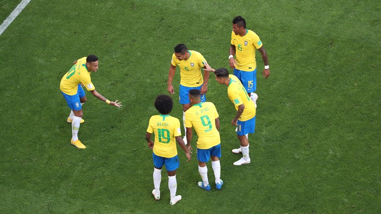 Chấm điểm Brazil: Hàng công rực sáng