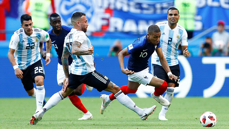 Kylian Mbappe sẵn sàng kế thừa di sản của Ronaldo, Messi