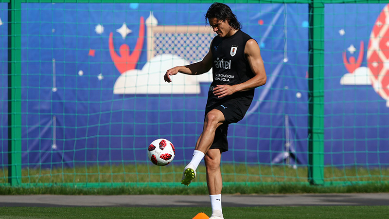 NÓNG! HLV Tabarez cập nhật tình hình chấn thương của Cavani