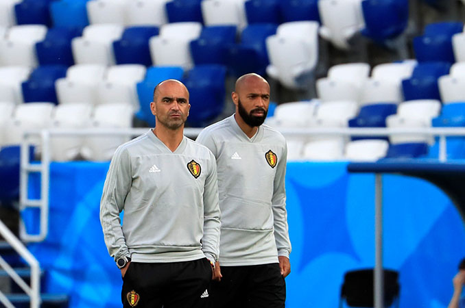 Thierry Henry và cuộc chơi của người HLV đứng trong bóng tối
