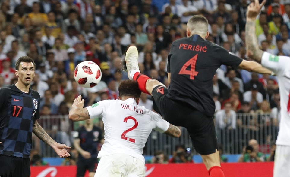 Perisic mắc lỗi cao chân, tuyển Anh nhận bàn thua oan uổng?