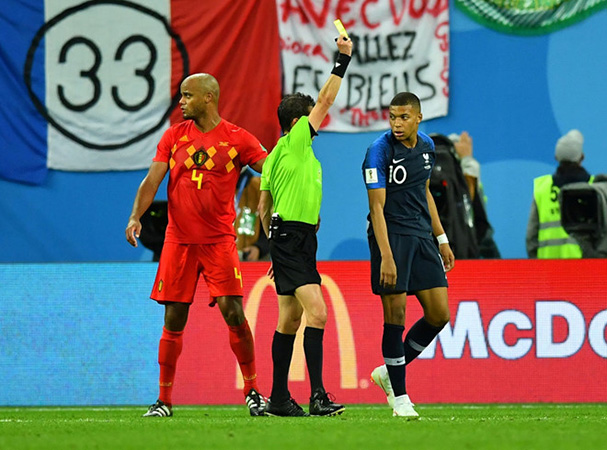 Kylian Mbappe - hãy là nghệ sĩ chứ đừng là 'kịch sĩ'