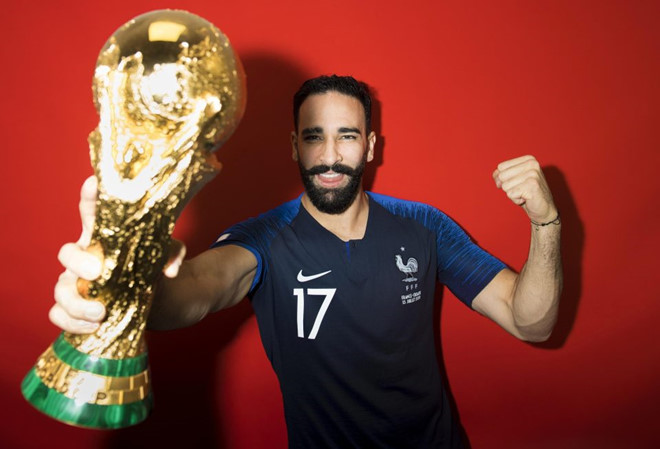 Chuyện chưa biết về 'thần may mắn' Adil Rami của tuyển Pháp