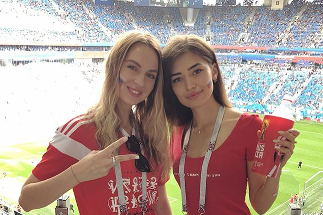 World Cup của con gái: 'Bùa yêu' của những kẻ say tình
