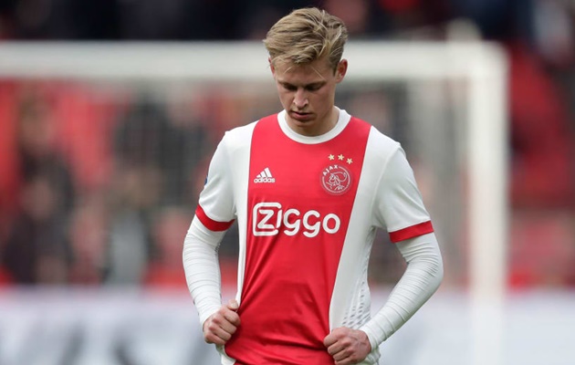 Ảnh bài viết Mourinho 'làm nền' cho Barca khiến Real Madrid giận dữ