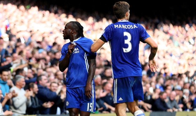 Sarri mang đến 'tin xấu' cho Marcos Alonso và Victor Moses