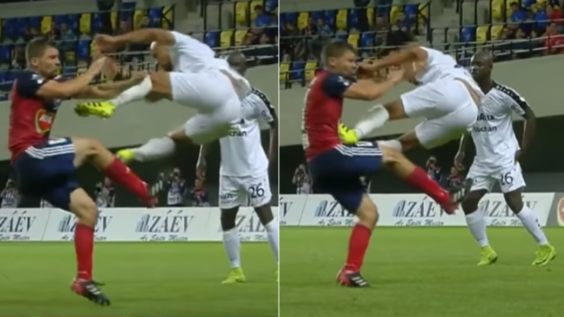 Pha kungfu của De Jong được tái hiện ở Champions League