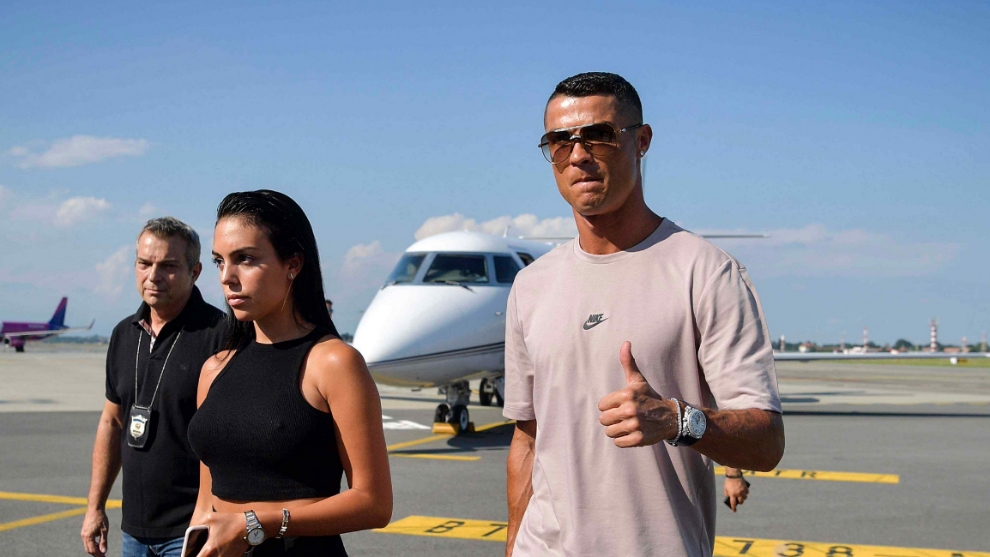 Ảnh bài viết Cristiano Ronaldo tặng nửa tỷ đồng cho nhân viên khách sạn