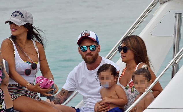 Ảnh bài viết Bỏ bóng đá lại sau lưng, Messi tiếp tục du dí Hè