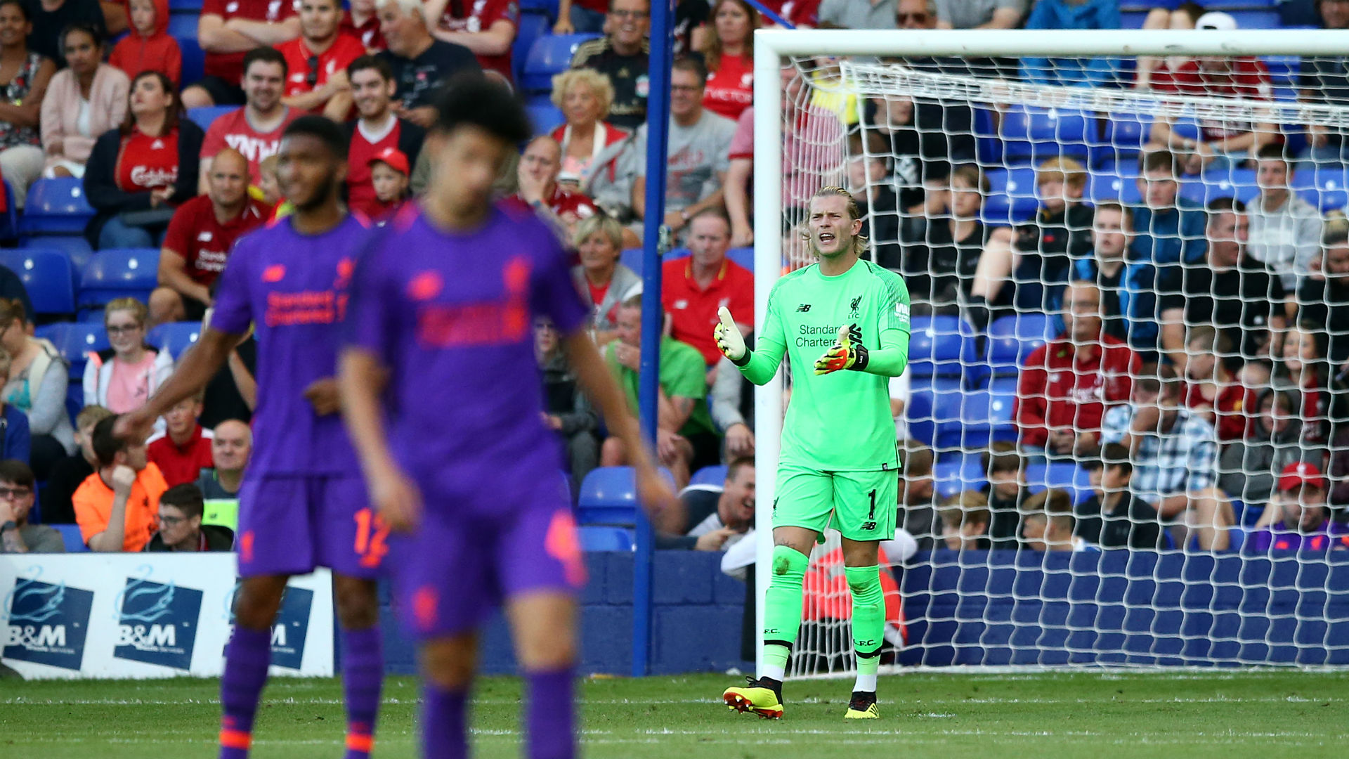 Casillas nóng mặt, đứng ra bảo vệ Karius