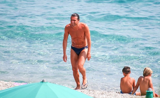 Ảnh bài viết HLV Conte lần đầu lộ diện sau khi bị Chelsea sa thải