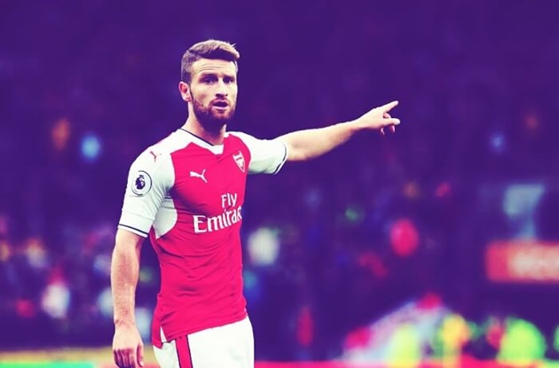 Shkodran Mustafi chọc ghẹo tân binh Arsenal trên mạng xã hội