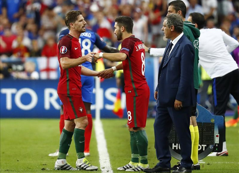 Tân binh NHA sắp có 'nhà vô địch EURO 2016' với giá bèo