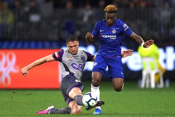 Mới đá 1 trận, thần đồng Chelsea đã 'nhận quà lớn'
