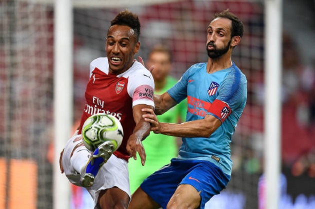 5 điểm nhấn Atletico Madrid 1-1 Arsenal: Emery đem 4-4-2 trở lại, phát hiện ra "ngọc quý"
