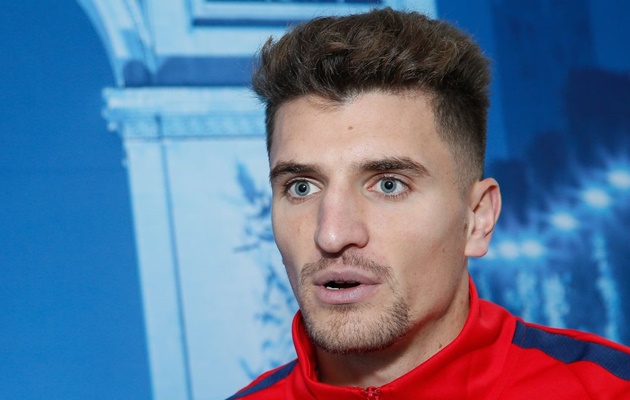 Ảnh bài viết Gia cố hàng thủ, Barca lên kế hoạch "giành hàng" với Man Utd