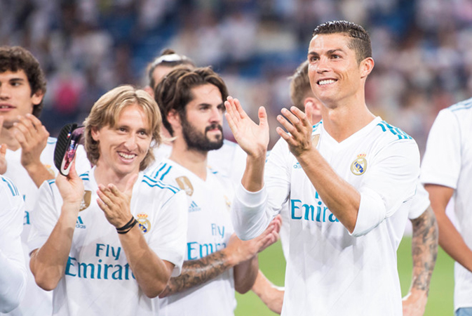 Gạt Ronaldo, CĐV chọn Luka Modric giành 'The Best'